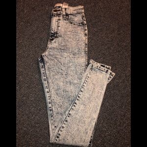 Women’s acid wash jegging
